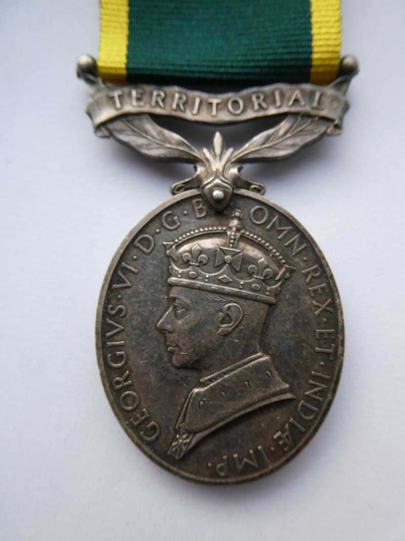 TERRITORIAL EFFICIENCY MEDAL-CLASP TERRITORIAL-TO ROBERTS-ROYAL TANK REGT