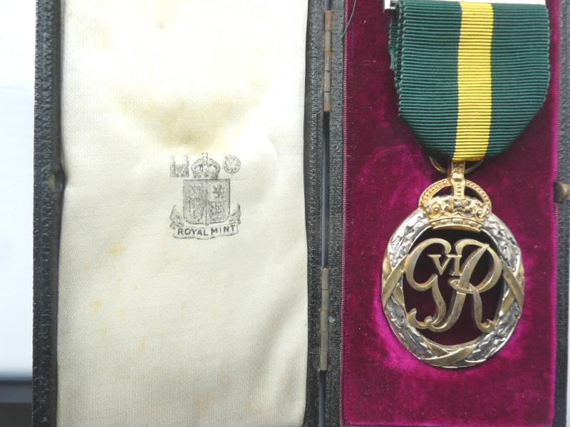 TERRITORIAL DECORATION GEORGE VI DATED 1949-WITH CANADA TOP CLASP